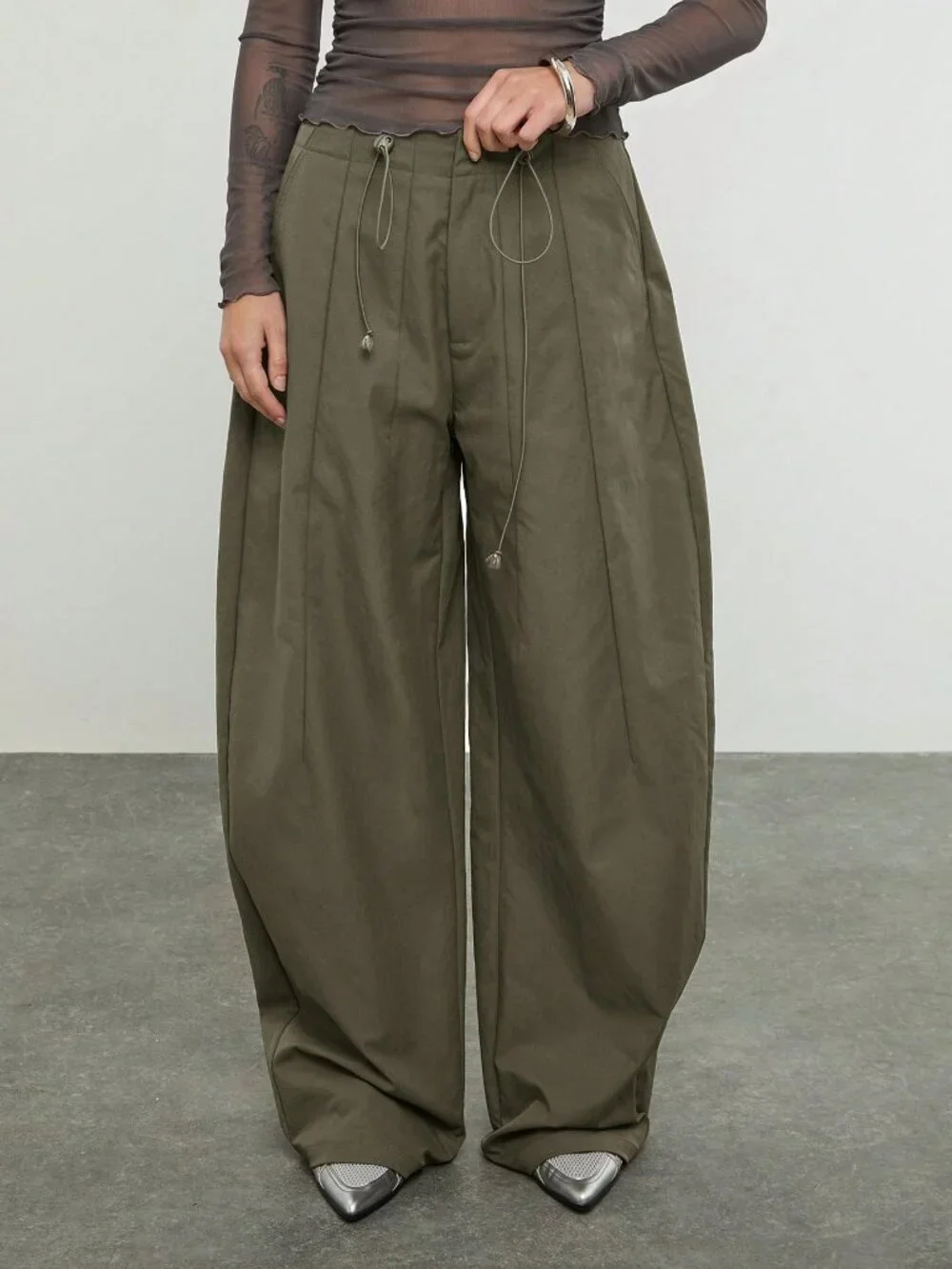 Green Casual Women's Mid Balloon Pleated Nylon Trousers
